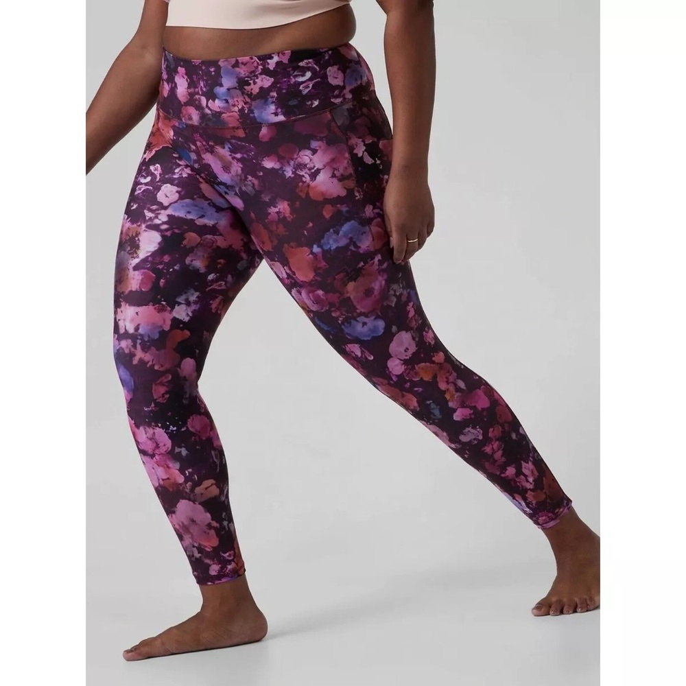 Athleta Salutation Stash Pocket II Printed Tight Pink Floral